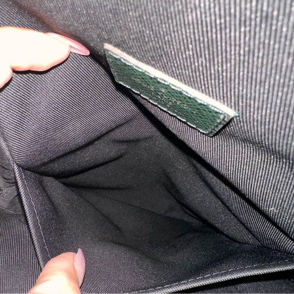 Louis Vuitton Avenue SlingBag Tiaga Leather Green - Picture 14 of 16